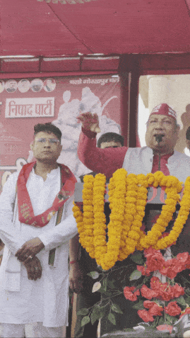शहर के प्रतिष्ठित व्यापारी एवं समाजसेवी आलोक कुमार अग्रवाल ने निषाद पार्टी ज्वाइन की, डॉ. संजय निषाद ने अपने हाथों से पार्टी का गमछा पहनाकर उनका स्वागत किया।