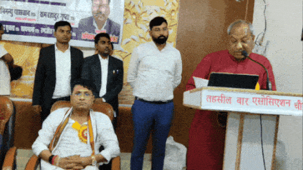 मंत्री संजय निषाद ने बार एसोसिएशन चौरी-चौरा के पदाधिकारियों को किया सम्मानित, असहायों की मदद करने की सीख दी