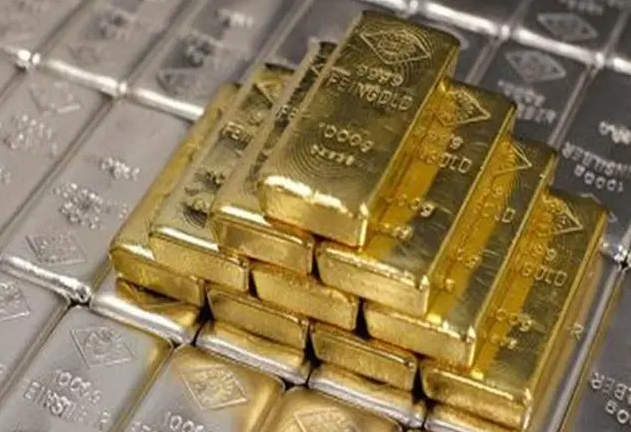 सोना 1.52 लाख और चांदी 2.57 लाख के पार, 18 कैरेट आभूषण की मांग