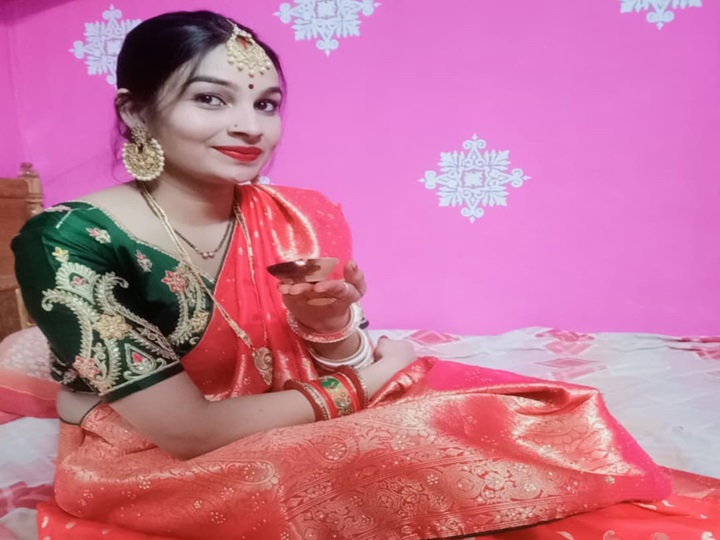 फैशन और आस्था का अनोखा संगम, पीला, लाल और हरा जैसे रंग समृद्धि और सौभाग्य के प्रतीक