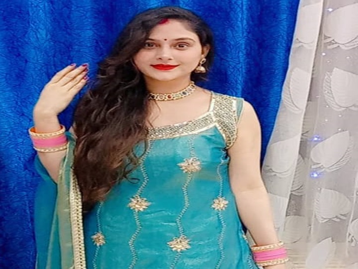 फैशन और आस्था का अनोखा संगम, पीला, लाल और हरा जैसे रंग समृद्धि और सौभाग्य के प्रतीक