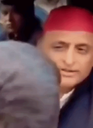 अखिलेश यादव ने इस दुकान पर पी थी चाय, फूड सेफ्टी टीम ने लिए सैंपल
