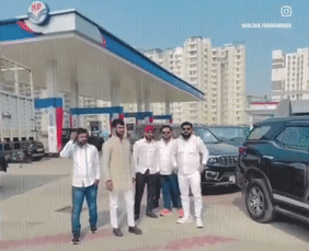 सोशल मीडिया पर लग्जरी गाड़ियों का वीडियो पोस्ट कर रसूख दिखाता था हिट एंड रन का आरोपी गोल्डेन साहनी।