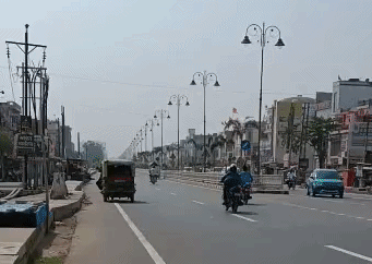 दिन में लू से बेहाल लोग; अगले तीन दिन और चढ़ेगा पारा
