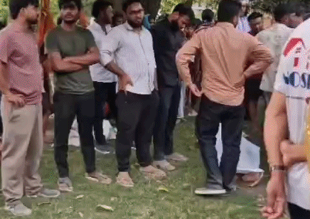 गहरे पानी में जाने से हुई मौत, दो युवकों की बची जान