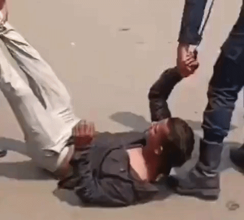 सोनौली बॉर्डर पर हंगामा, जबरन ले जाने का आरोप