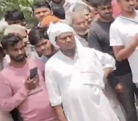 पति-पत्नी और मासूम की मौत, बेटी के इलाज के लिए जा रहे थे अस्पताल