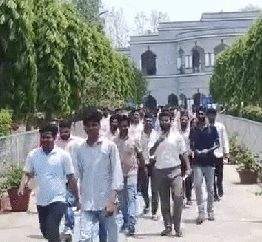 कड़े पेपर से अभ्यर्थी परेशान, अलर्ट मोड में प्रशासन 