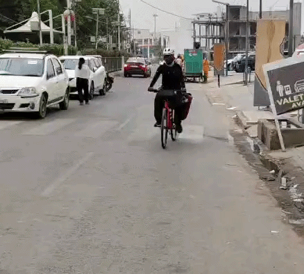 गोरखपुर में समाजसेवी आलोक अग्रवाल ने किया भव्य स्वागत, फ्लोटिंग रेस्टोरेंट से फ्लैग ऑफ करके रवाना किया