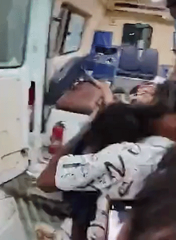6 लोगों की मौत; 13 घायल, टायर फटने से पलटी पिकअप