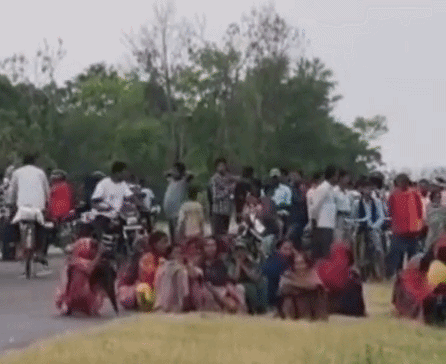 कोर्ट के आदेश पर कब्र से निकाला गया महिला का शव, कई आरोपी नामजद