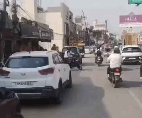 गोलघर से कचहरी तक नाला निर्माण, निर्माण कार्य के चलते बदली ट्रैफिक व्यवस्था