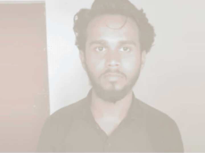 चलती फ्लाइट से यात्री ने खोला इमरजेंसी गेट, नीचे कूदकर भागा