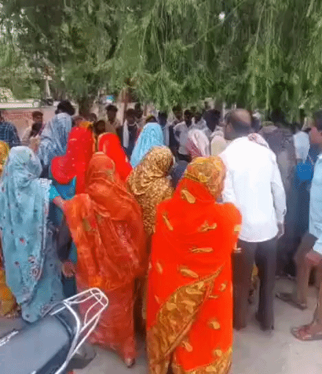 अंधविश्वास में बालू में दबाया, एक घंटे तक करते रहे ‘जिंदा’ करने की कोशिश