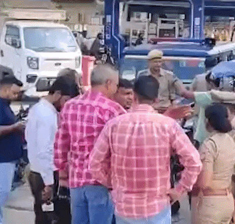 फायरिंग के बीच 25 लाख लेकर फरार बदमाश, ड्राइवर को बनाया बंधक