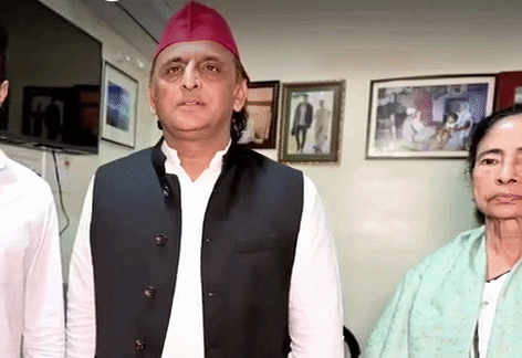 बोले- ‘दीदी आप लड़ी हैं, हारी नहीं’, बंगाल चुनाव के बाद बढ़ी सियासी हलचल