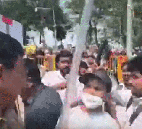 BPSC TRE-4 अभ्यर्थियों को दौड़ा-दौड़ाकर पीटा, पटना की सड़कों पर बवाल