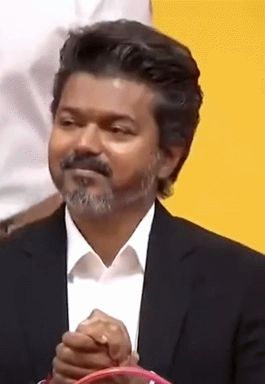 शपथ समारोह में दिखा बड़ा राजनीतिक संदेश, नौ मिनिस्टरों ने ली ओथ