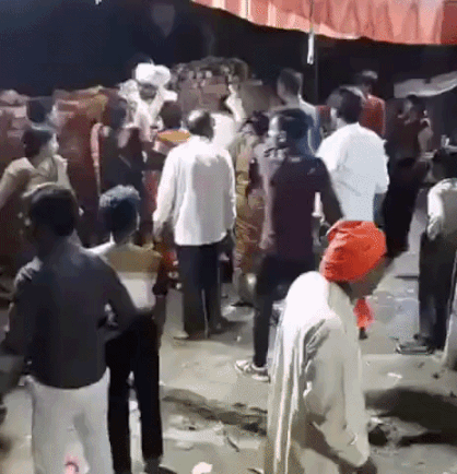 पंडित और बारातियों के बीच हुआ विवाद, लड़के वालों ने नकदी और आभूषण गायब होने का लगाया आरोप