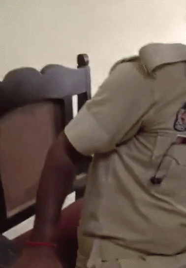 थाना कार्यालय में पैसे लेते दिखा होमगार्ड, वीडियो वायरल होने से मचा हड़कंप