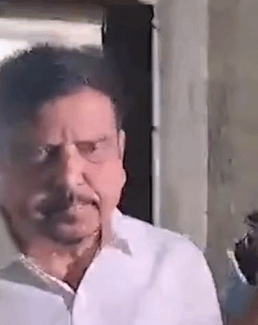 ED ने किया अरेस्ट, 150 लोगों की अवैध भर्ती का आरोप