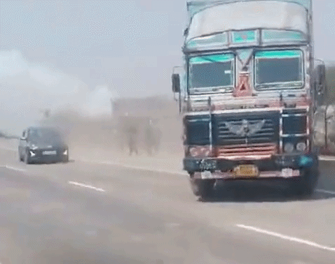 बारूद ने ली तीन मजदूरों की जान, 25 घायल, 25 फीट दूर तक गिरे बॉडी के टुकड़े