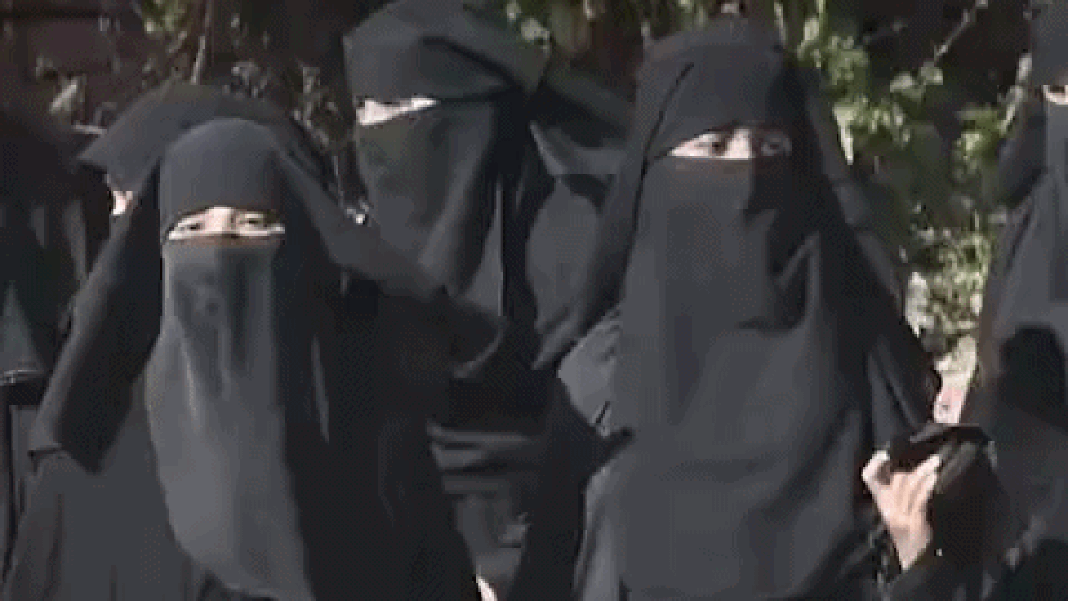 स्कूलों में धार्मिक प्रतीकों को मिली अनुमति, 2022 में भाजपा सरकार ने लगाया था बैन