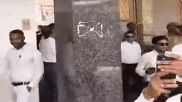बस स्टेशन पर हंगामा, रोडवेज बस ने मारी थी टक्कर