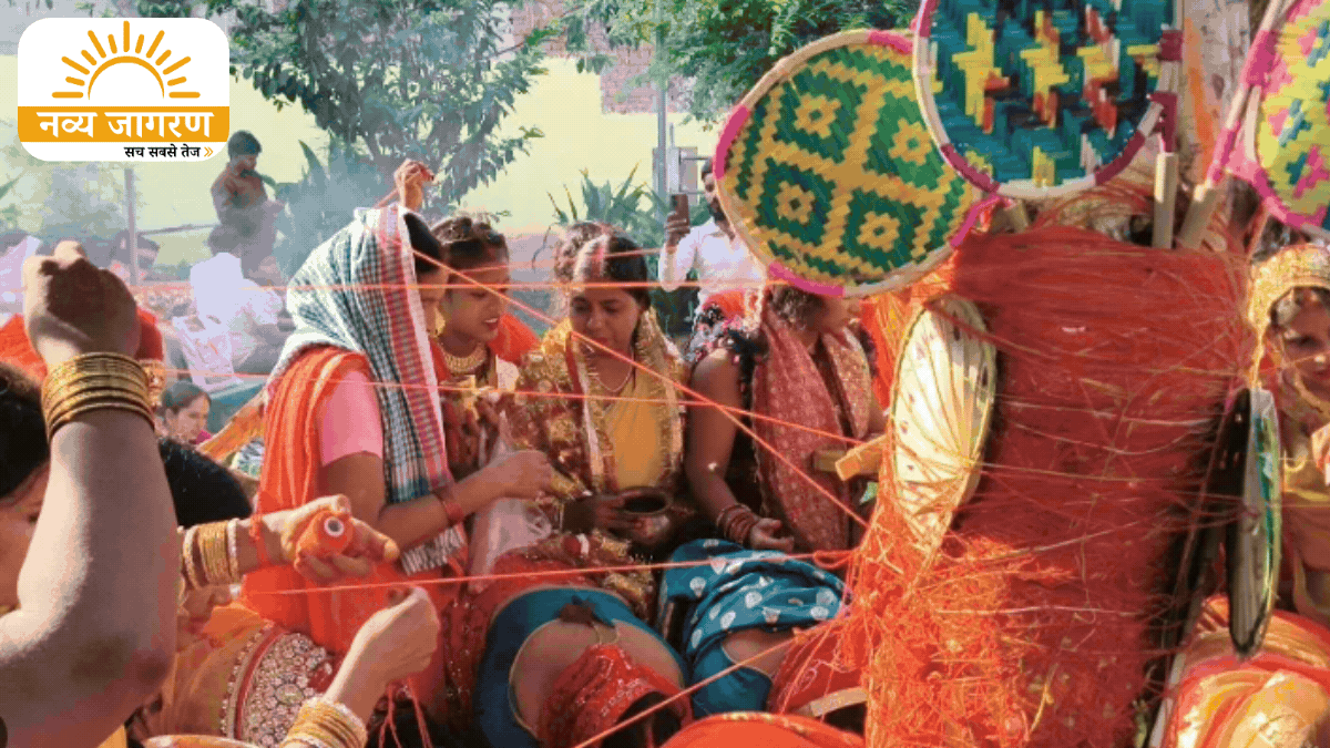 पति की लंबी आयु के लिए की पूजा, सुखमय वैवाहिक जीवन का मांगा आशीर्वाद 
