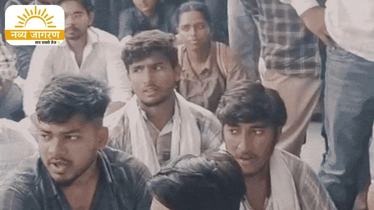 डीडीयू गोरखपुर यूनिवर्सिटी में बवाल, वी वांट जस्टिस के लगाए नारे 
