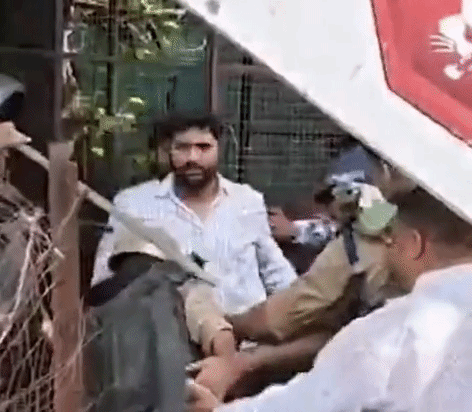 कचहरी रोड पर चला बुलडोजर, कई वकीलों के चैंबर भी किए ध्वस्त 