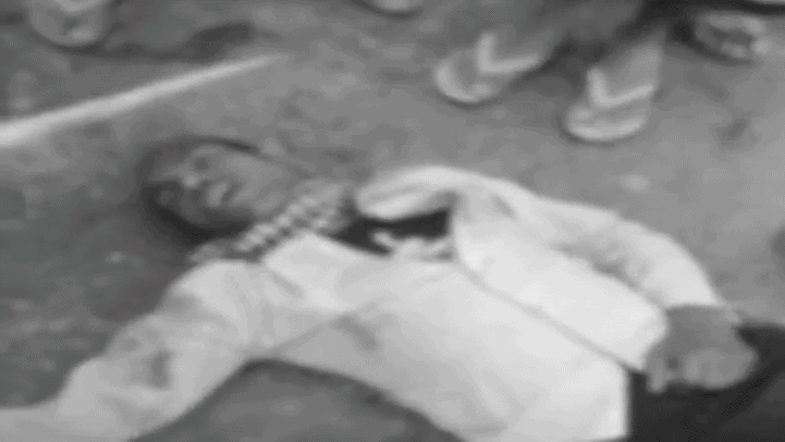 तेज रफ्तार ट्रक ने मैजिक को रौंदा, दो लोग उछलकर सड़क पर गिरे