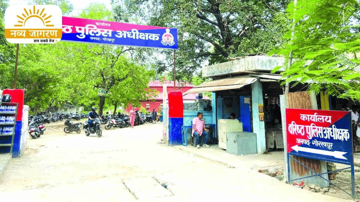 सुबह टहलने निकले ग्रामीणों ने देखी बॉडी, परिजनों ने मर्डर का लगाया एलिगेशन