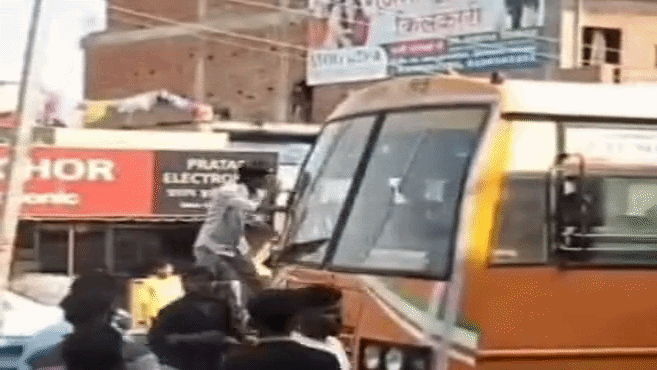 चालक-परिचालक से की मारपीट, वीडियो वायरल होने से मचा हड़कंप