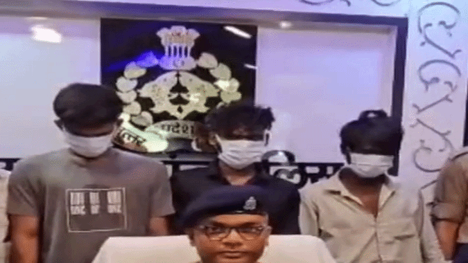 पुलिस ने चार आरोपियों को किया अरेस्ट, संरक्षण में तीन नाबालिग