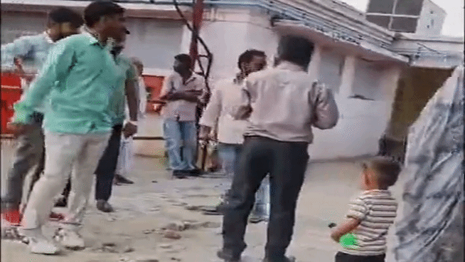 परिजनों ने किया हंगामा, ऑपरेशन के बाद जच्चा-बच्चा बताए गए थे स्वस्थ