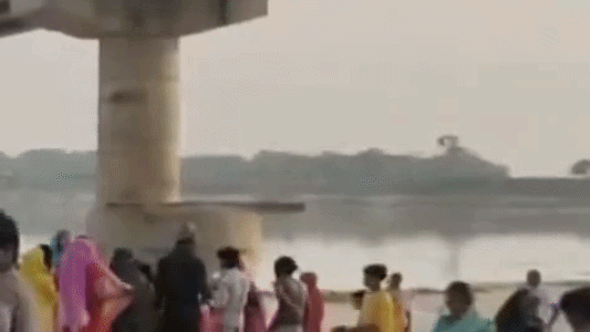 एक की बची जान, दो की सर्च में जुटी रेस्क्यू टीम