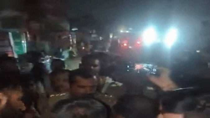 जेई को बनाया बंधक, अखिलेश बोले- यह ‘महा विद्युत आपदा’