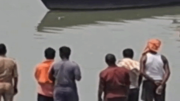 गोताखोरों ने मौसी को बचाया, छुट्टियां मनाने आए थे ननिहाल