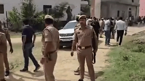 बुलंदशहर में पिता और पत्नी की गोली मारकर की हत्या, दस दिन पहले बना था पिता