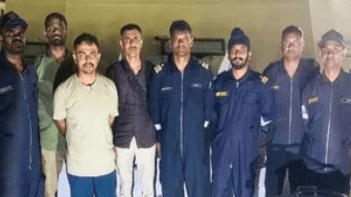 कंटेनर जहाज से 1150 करोड़ की कोकीन बरामद, समुद्र में फेंके गए थे पांच बैग