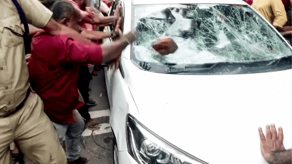 अधिकारियों की गाड़ियों पर पथराव, पूर्व सीएम की बेटी की कंपनी पर मनी लॉन्ड्रिंग के आरोप