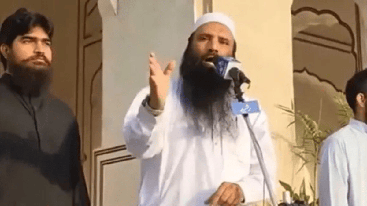 पाक सरकार को दी खुली धमकी, ट्रम्प के इजराइल प्रस्ताव पर भारी बवाल