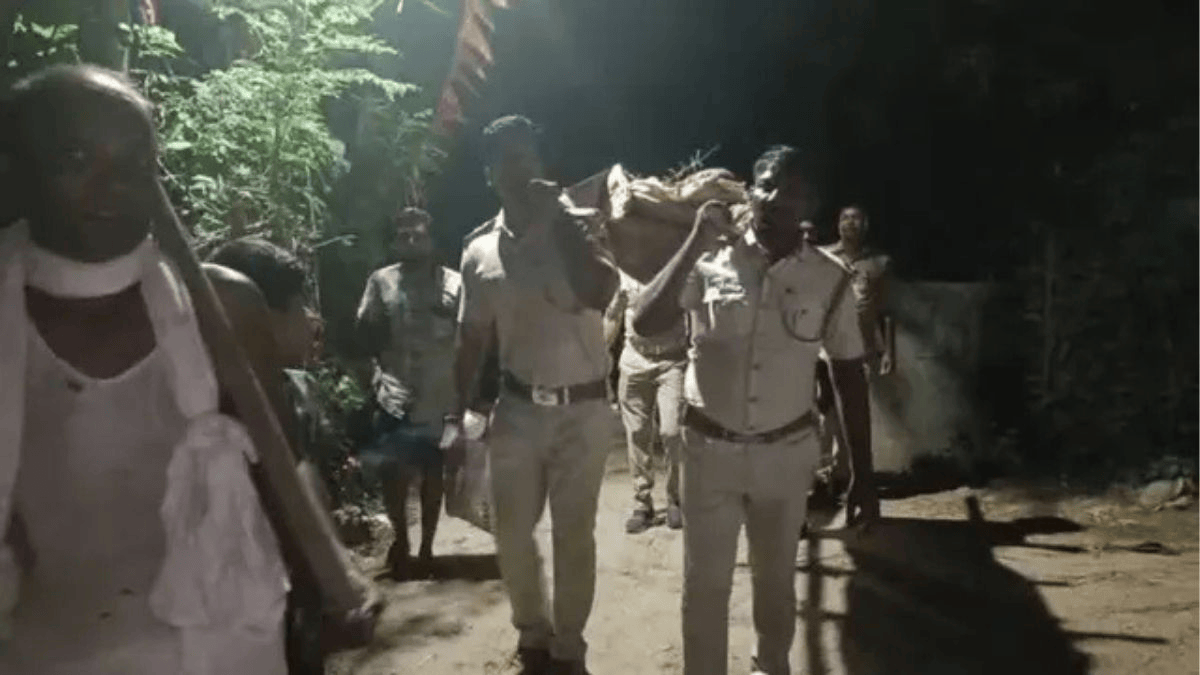 बेटों ने नहीं दिया कंधा, ओडिशा पुलिस ने निभाया इंसानियत का धर्म