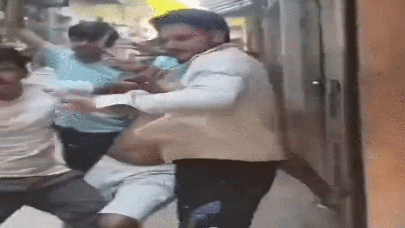 विरोध करने पर लाठी-डंडों से किया हमला, चार लोग घायल