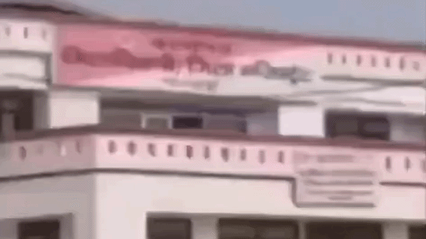 तीन साल से जमे अफसरों की बदली कुर्सियां, डीएम के निर्देश पर जारी हुआ आदेश