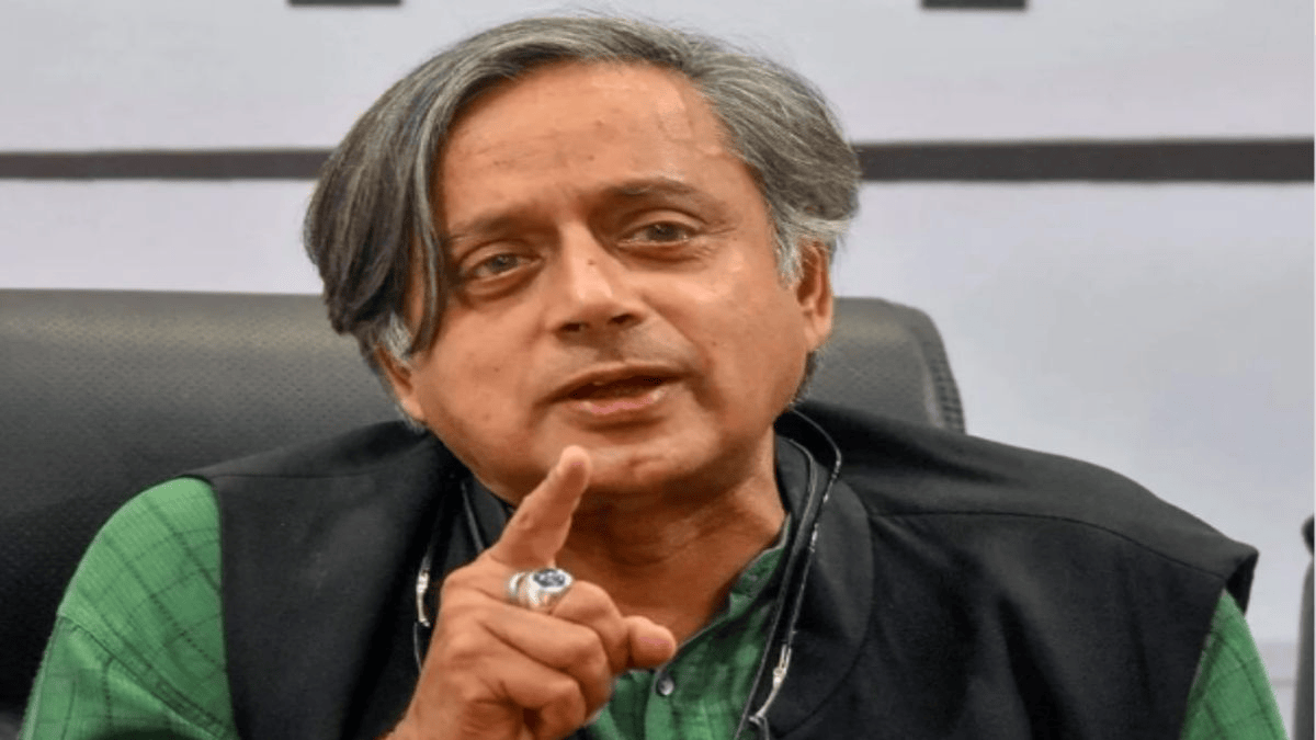 शशि थरूर ने उठाए सवाल, बोले- हर कार्यक्रम में छह छंद गाना व्यावहारिक नहीं
