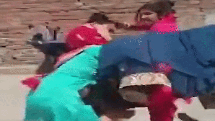 घर में घुसकर की मारपीट, दोनों बहनों के बीच हुई थी कहासुनी
