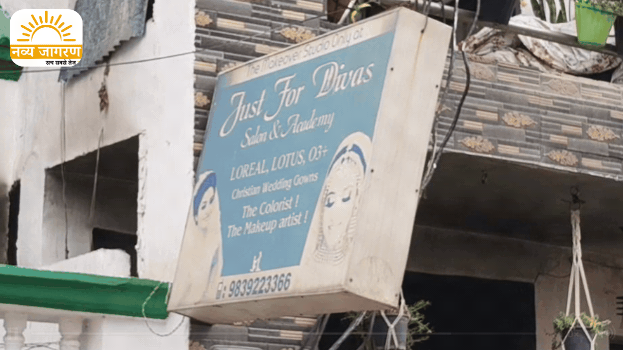 छत पर फंसे दो लोगों को बचाया, कड़ी मशक्कत के बाद आग पर पाया काबू 