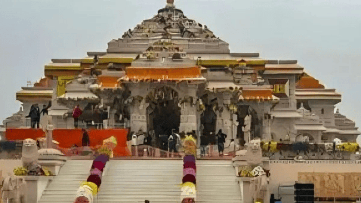 तीसरे दिन भी मंदिर पहुंची एसआईटी, कर्मचारी की पत्नी बोलीं- हमें बदनाम करने की साजिश